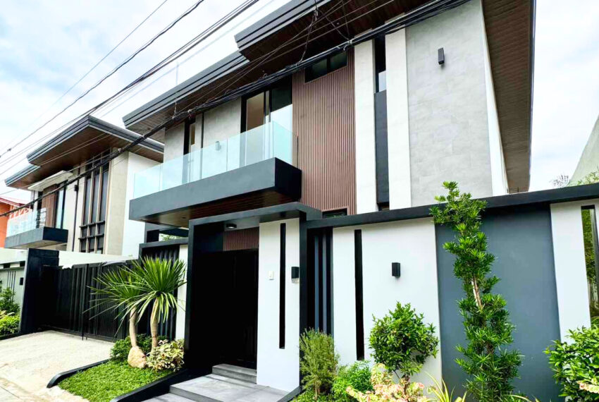 BF Paranaque House for Sale - Frontage